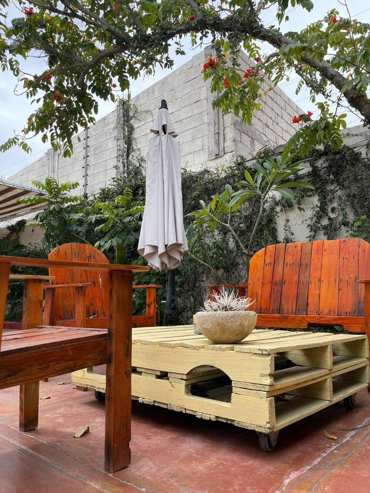Adventure Inn La Paz Εξωτερικό φωτογραφία